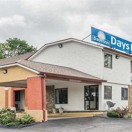Days Inn By Wyndham Блумингтън Екстериор снимка