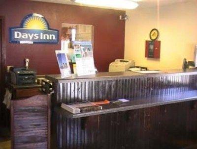 Days Inn By Wyndham Блумингтън Интериор снимка